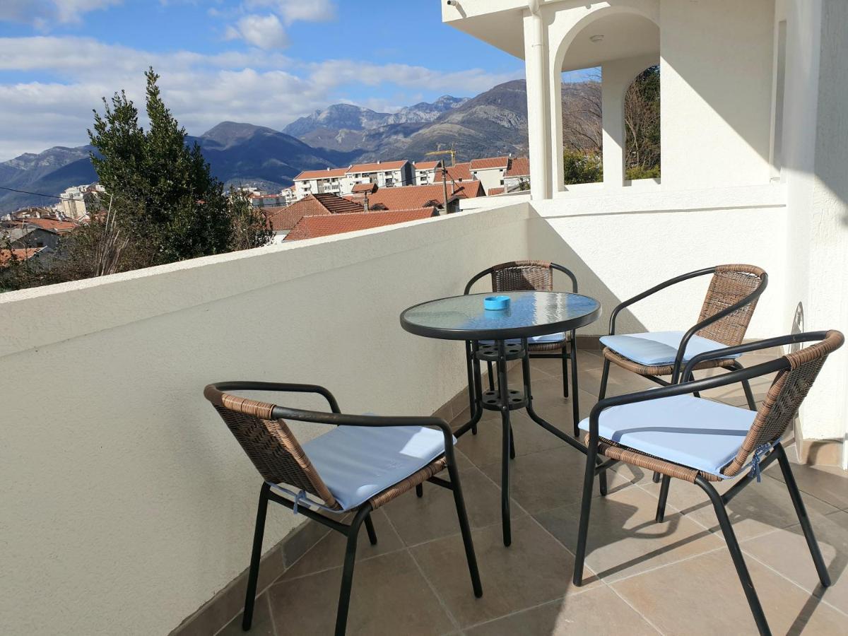 Apartments Jadran 蒂瓦特 外观 照片