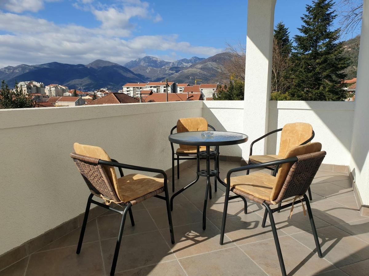 Apartments Jadran 蒂瓦特 外观 照片